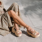 Evat Shell Embellished Flatform Sandals