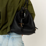Timeless T Sacca Shoulder Bag