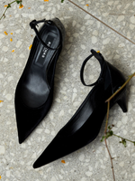 Pointed Toe Velvet Patent Pump