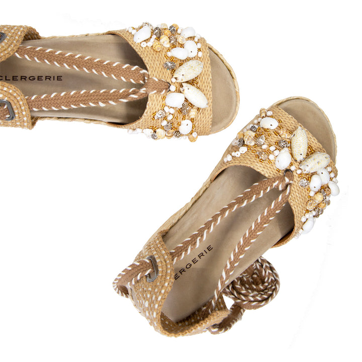 Evat Shell Embellished Flatform Sandals